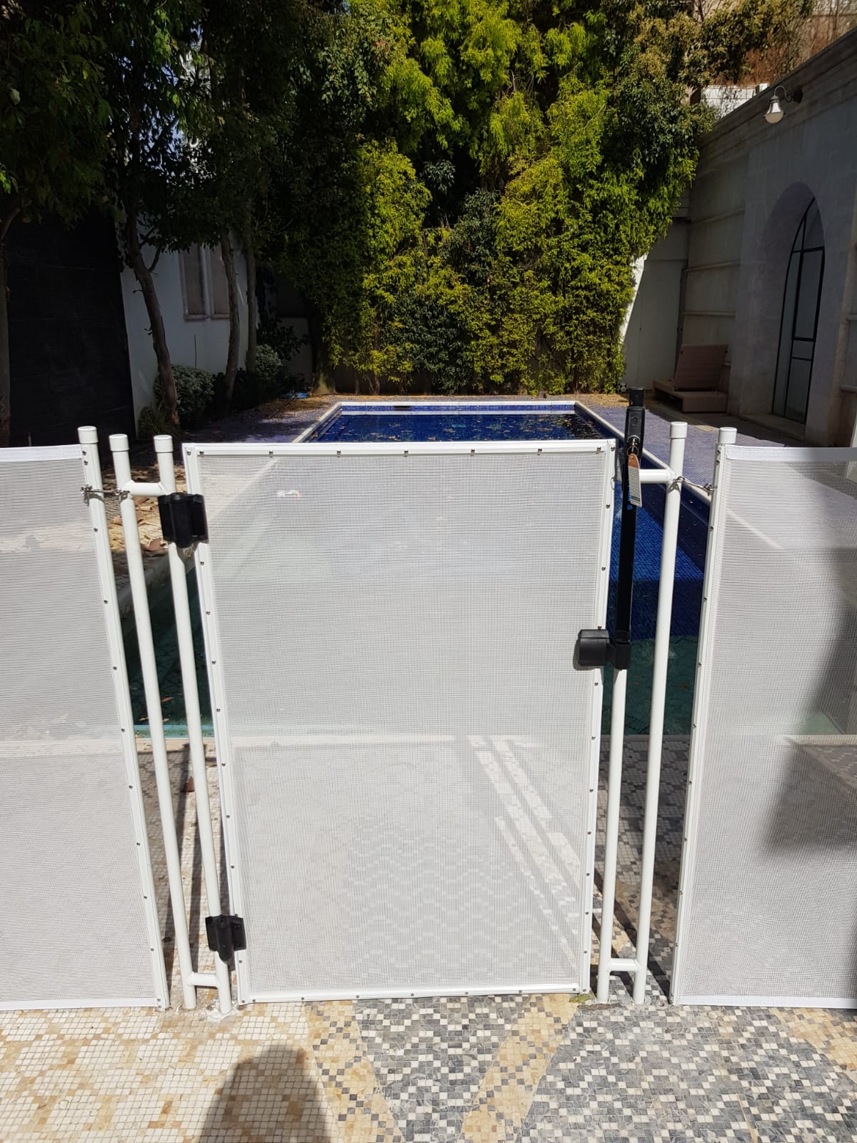 White Mesh Fence 907